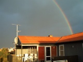 ...Haus mit Regenbogen...