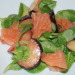 Feldsalat mit Pflaumenvinaigrette und Lachs vom Foodblog